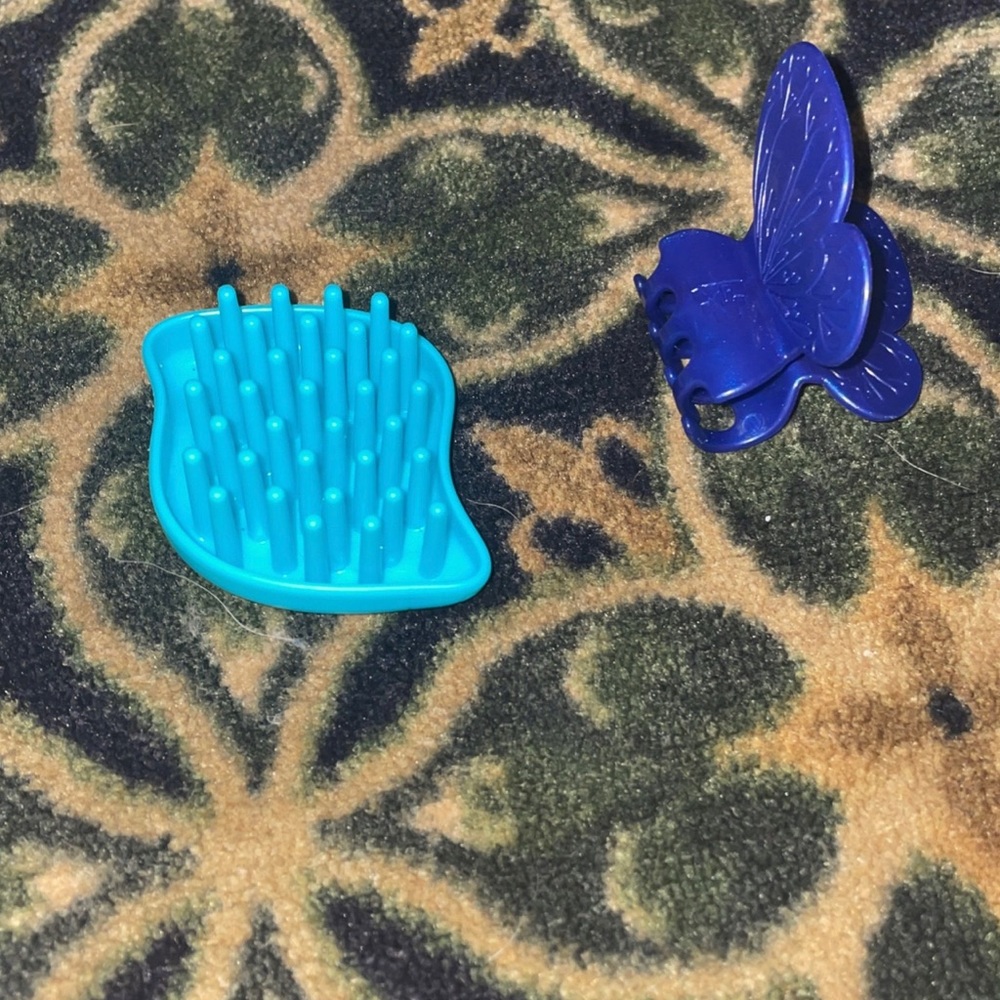 barbie brush and clip
